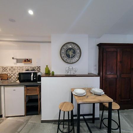 Studio Au Coeur Du Village Туртур Екстериор снимка